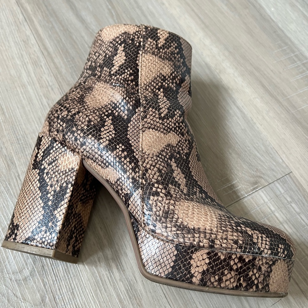 Vegan leather snakeskin platform boots!